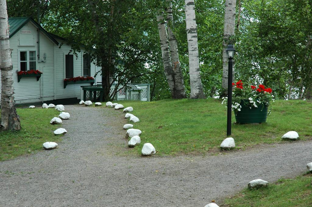 Birch Cliff Lodge On Baptiste Lake Highland Grove Esterno foto