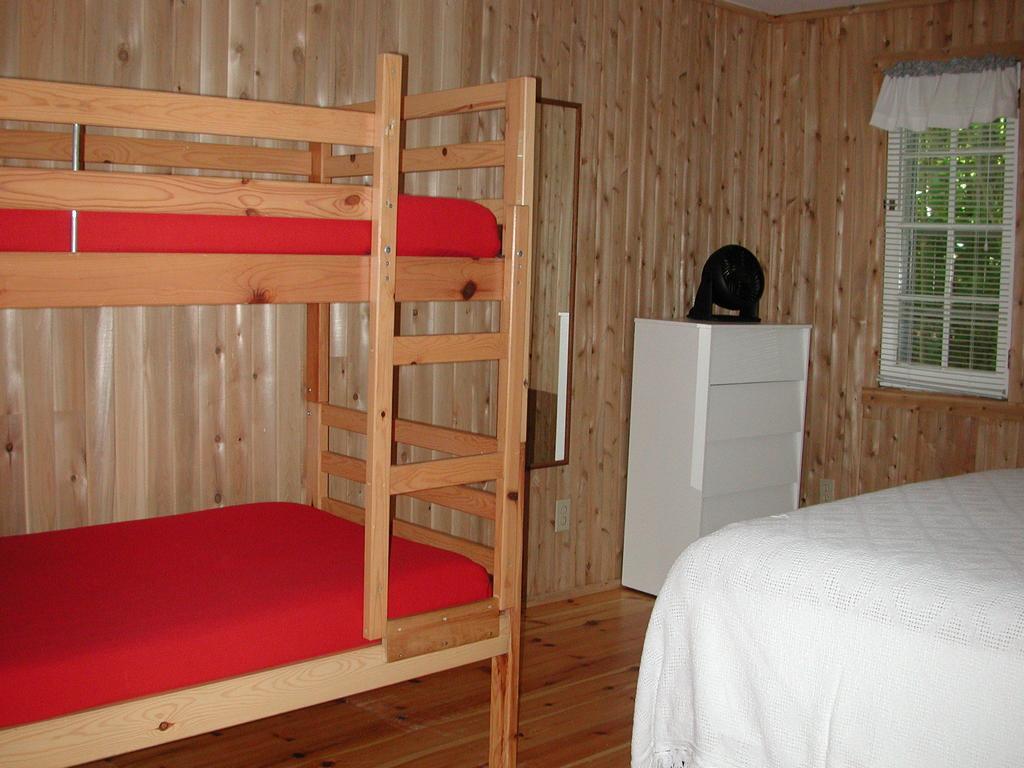 Birch Cliff Lodge On Baptiste Lake Highland Grove Camera foto