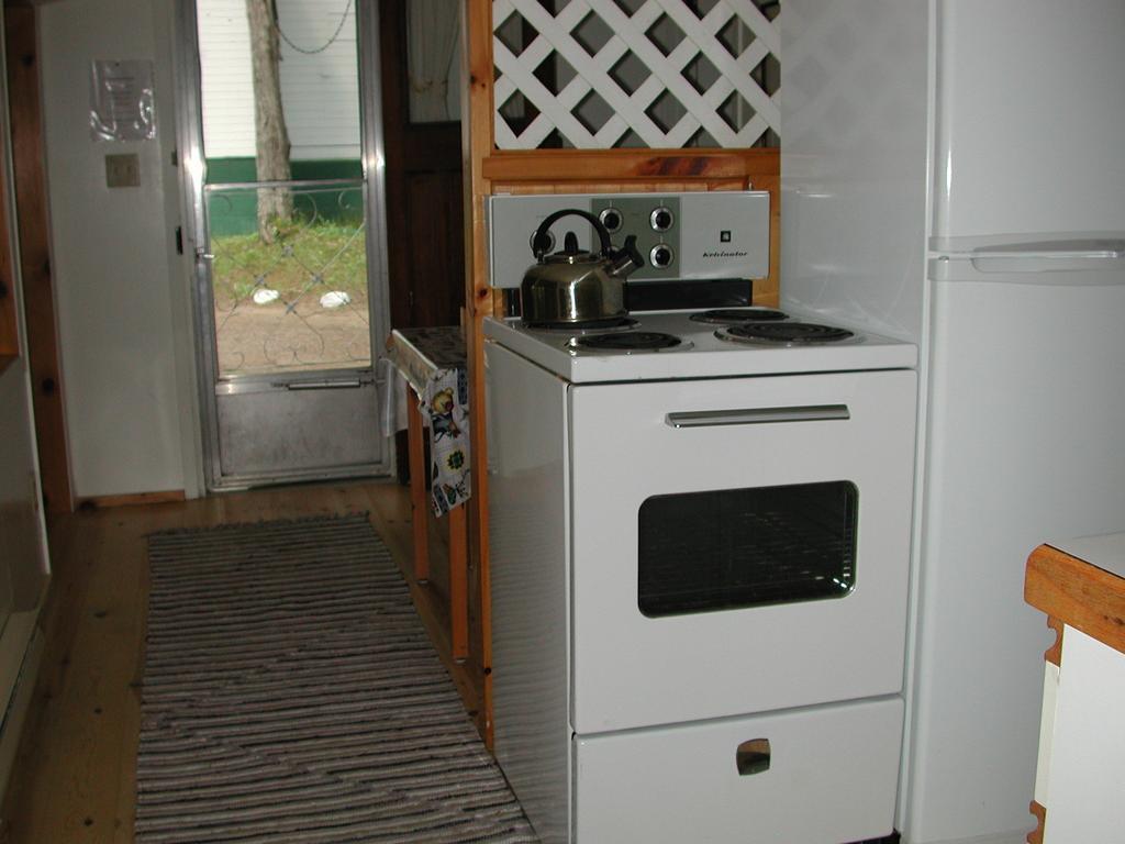 Birch Cliff Lodge On Baptiste Lake Highland Grove Camera foto