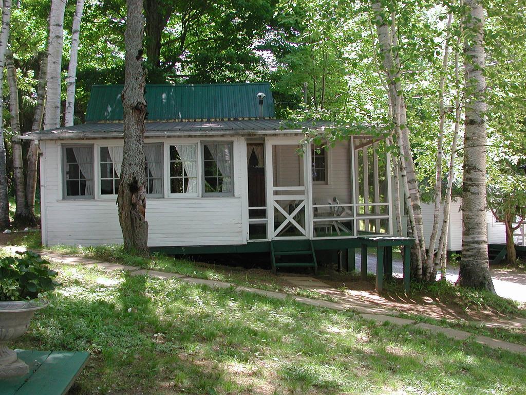 Birch Cliff Lodge On Baptiste Lake Highland Grove Camera foto