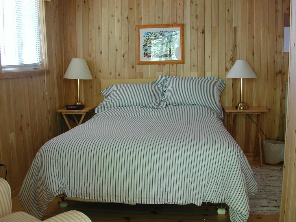 Birch Cliff Lodge On Baptiste Lake Highland Grove Camera foto