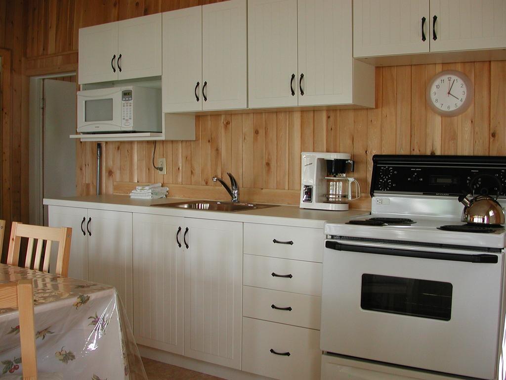 Birch Cliff Lodge On Baptiste Lake Highland Grove Camera foto