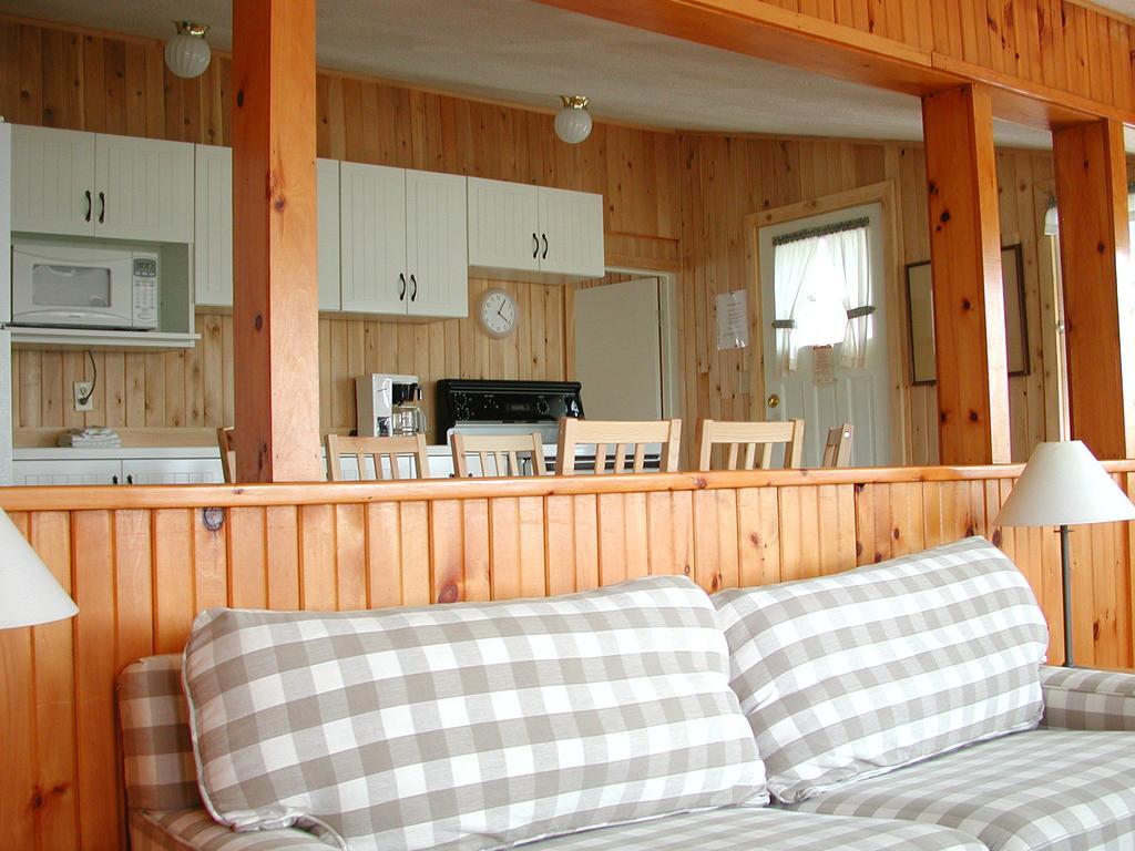 Birch Cliff Lodge On Baptiste Lake Highland Grove Camera foto