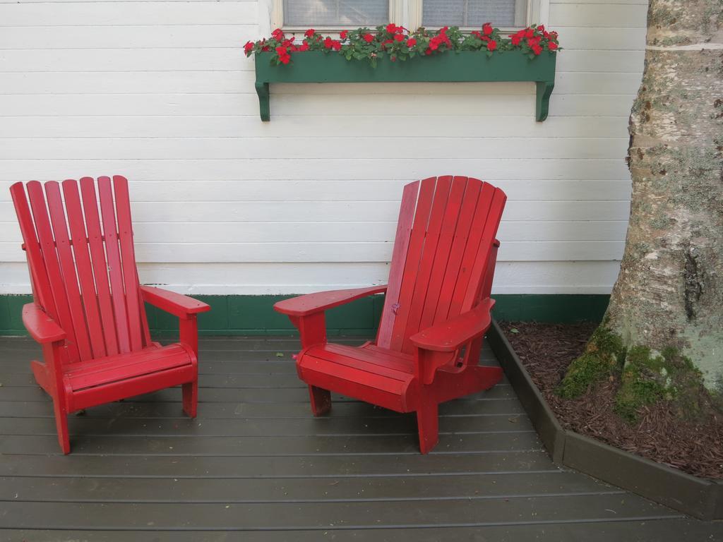 Birch Cliff Lodge On Baptiste Lake Highland Grove Esterno foto