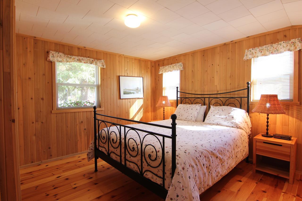 Birch Cliff Lodge On Baptiste Lake Highland Grove Esterno foto
