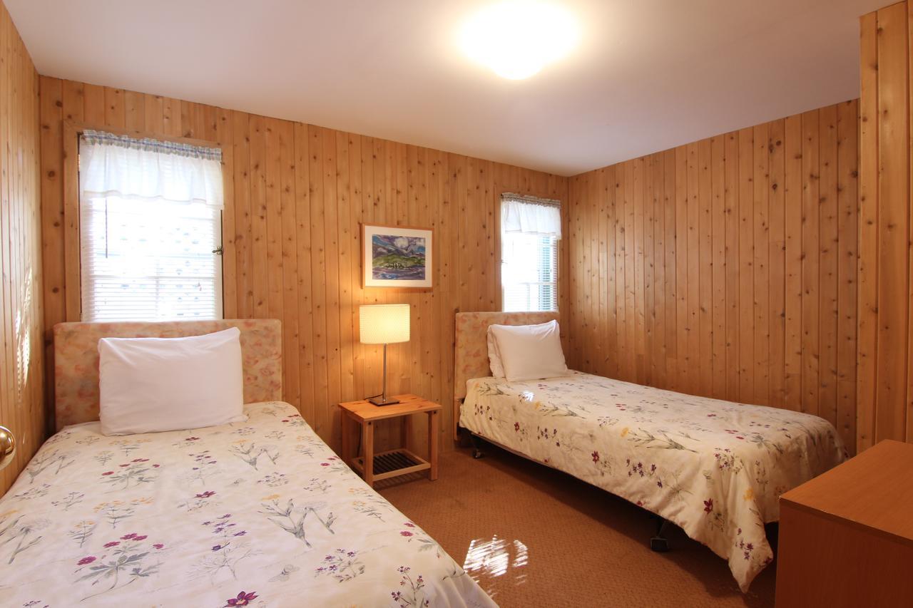 Birch Cliff Lodge On Baptiste Lake Highland Grove Esterno foto